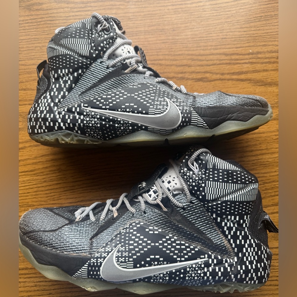 Nike Basketball LeBron 12 BHM size 11.5